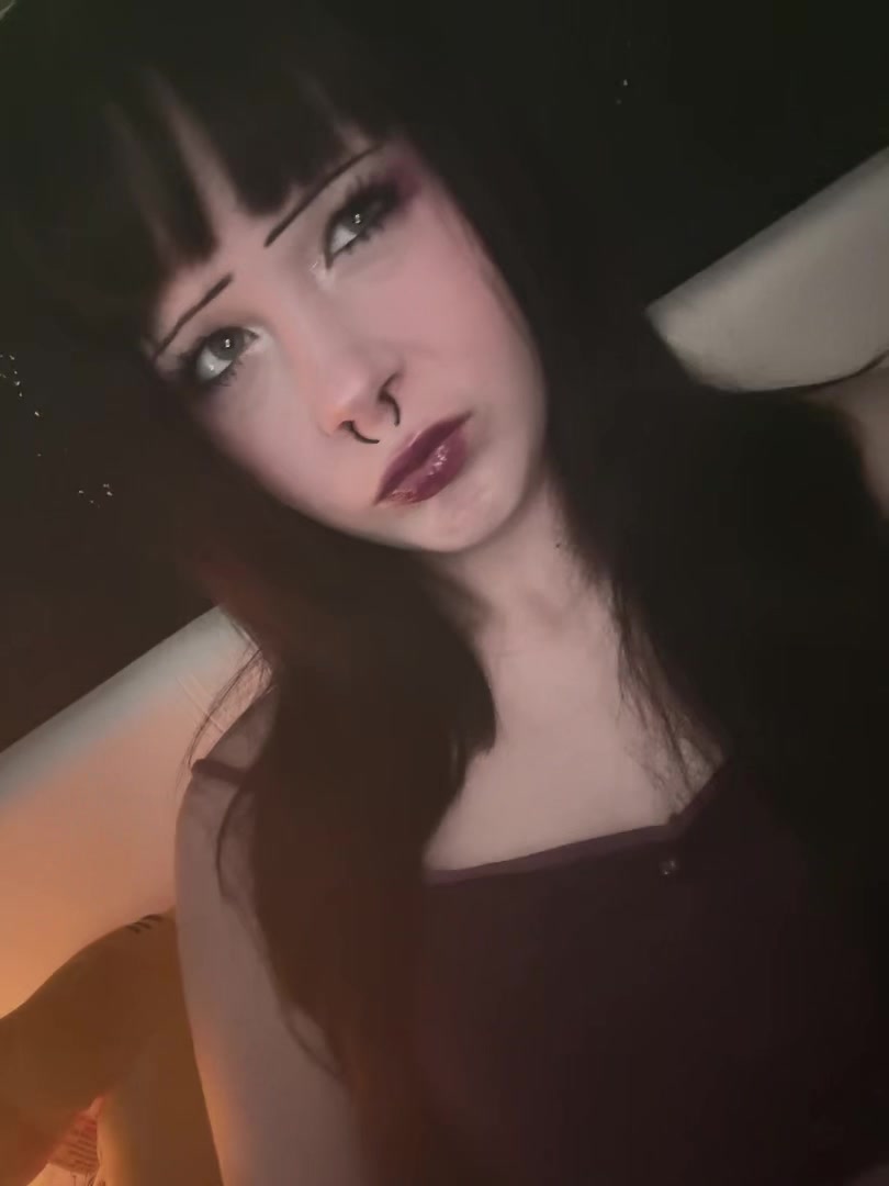 @b 🦇