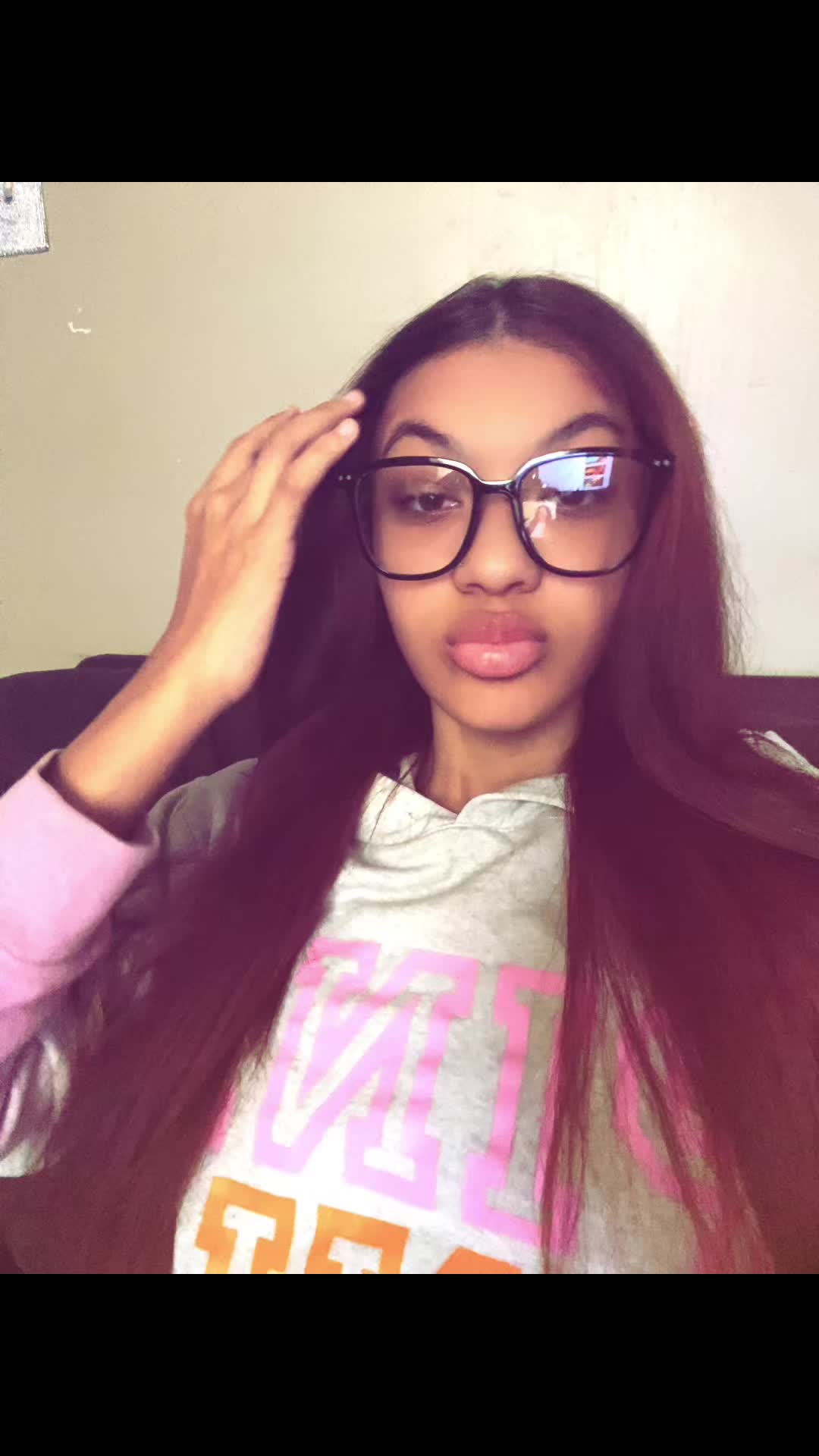 @Knowitallaira