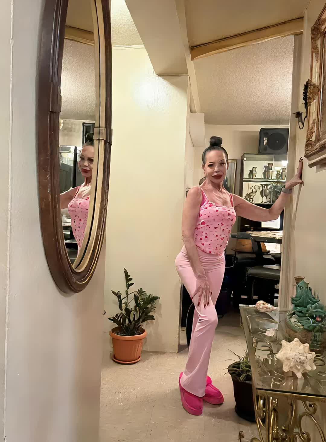 @Claudia Román