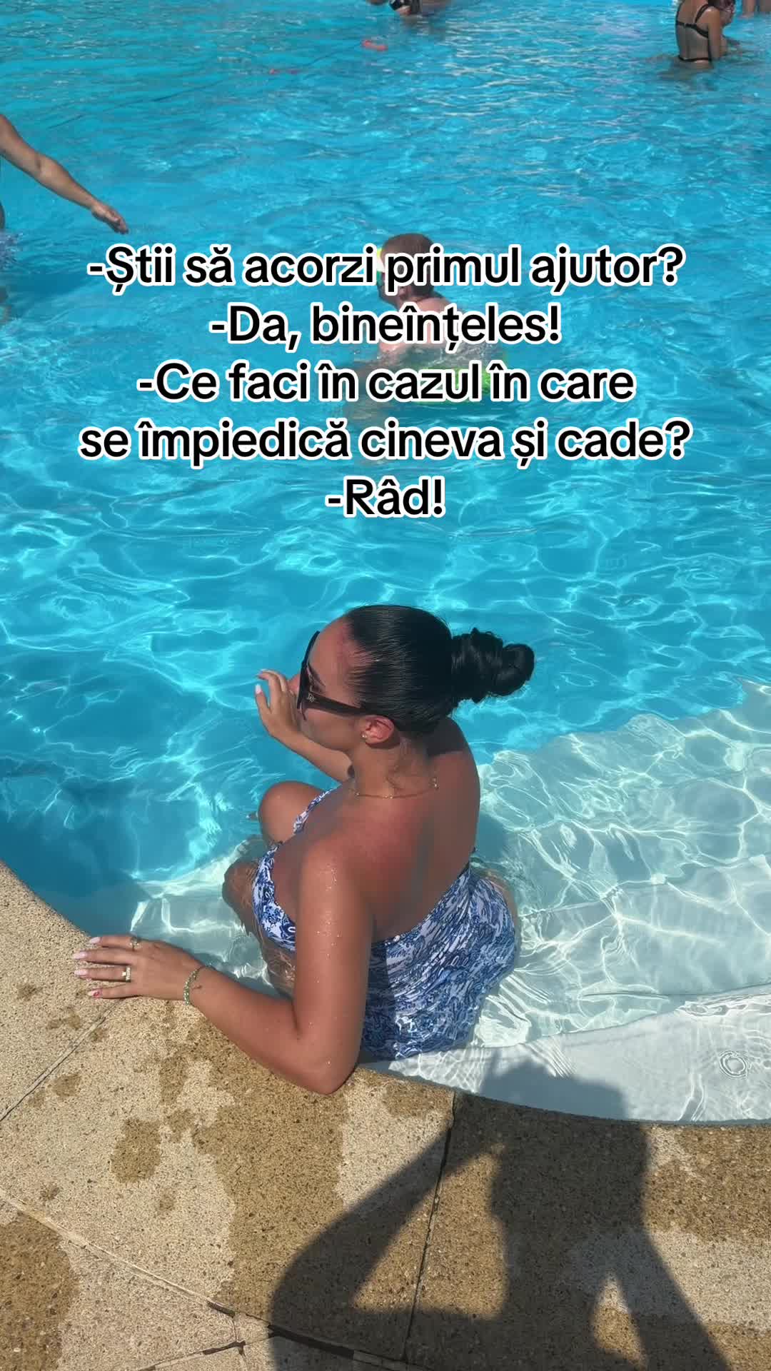 @Roxanaaa