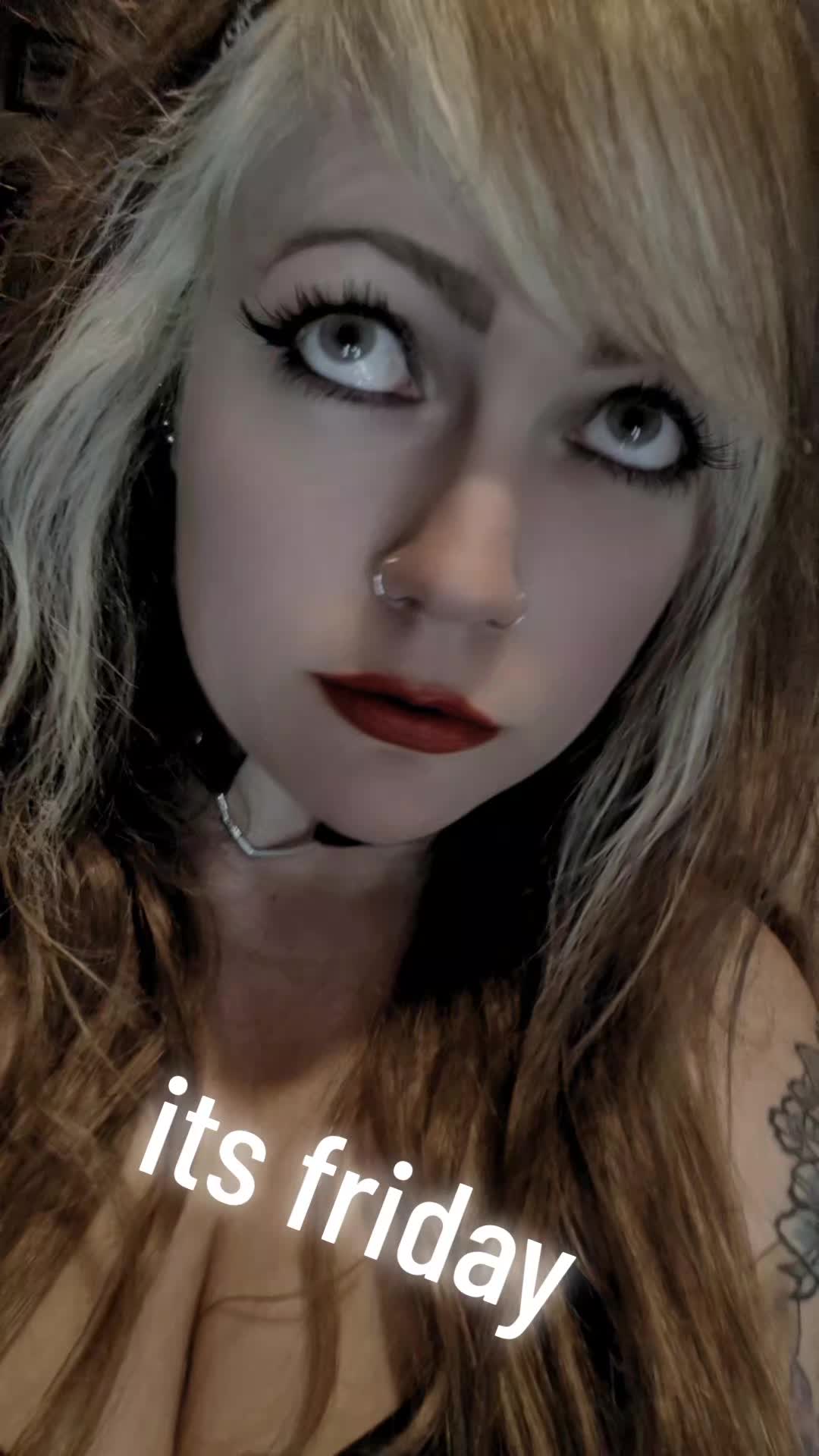 @HayleyCakes