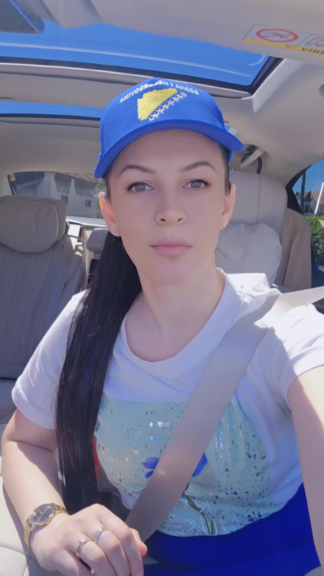 @Esmina 🕊️☀️