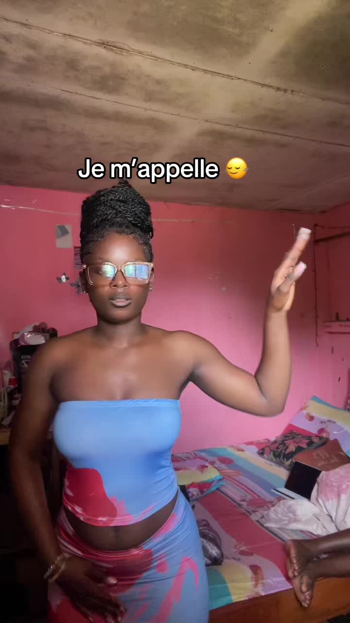 @Laïka LOLA🎽