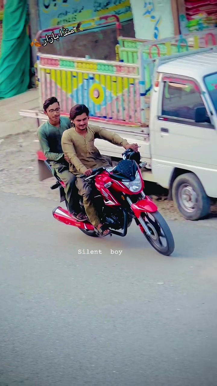 @🤫Silent 💧 BOY 😏