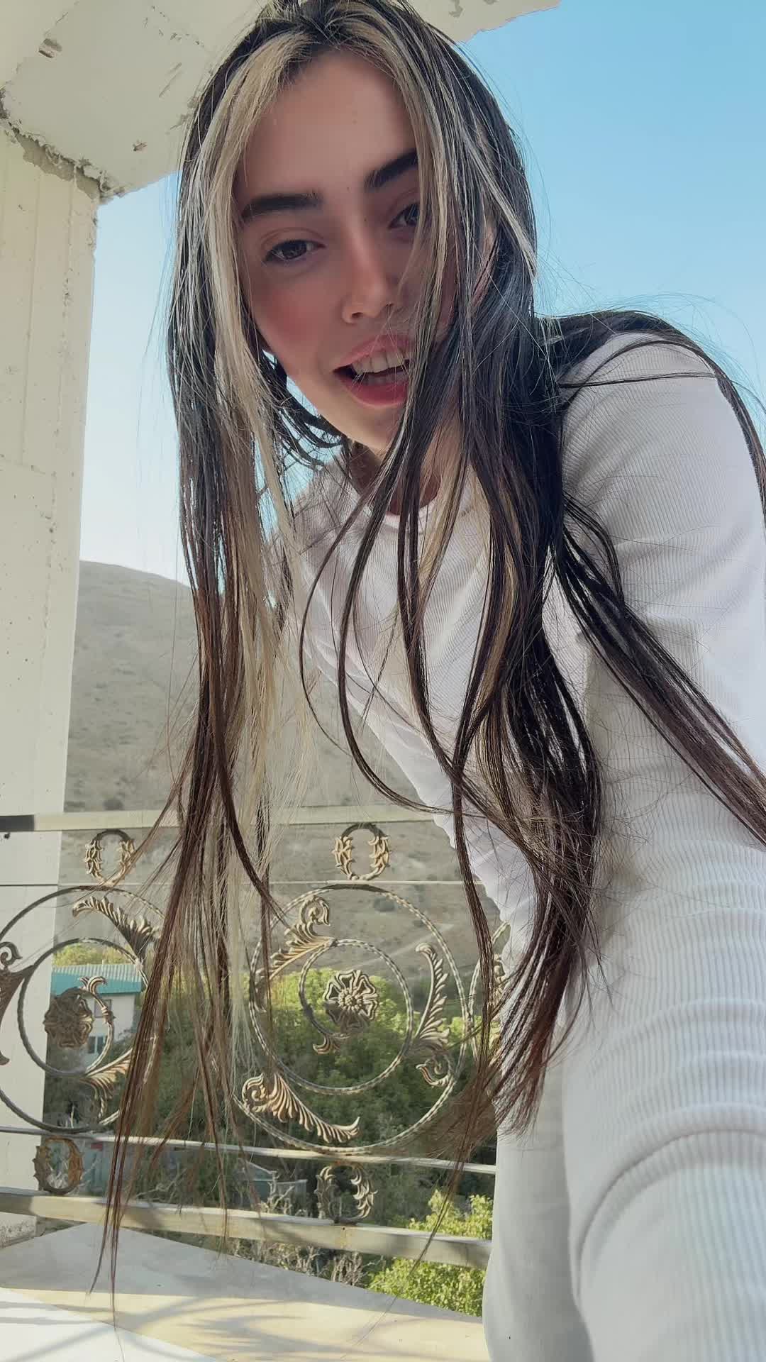 @Niayesh Khanian