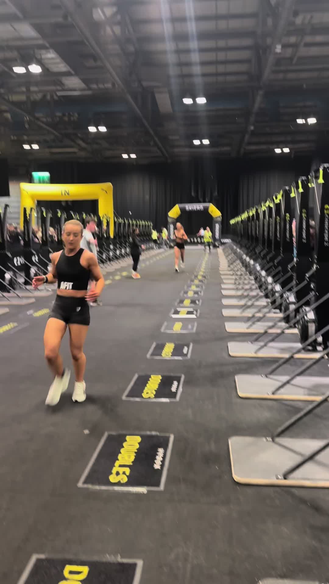 @Notzoe.