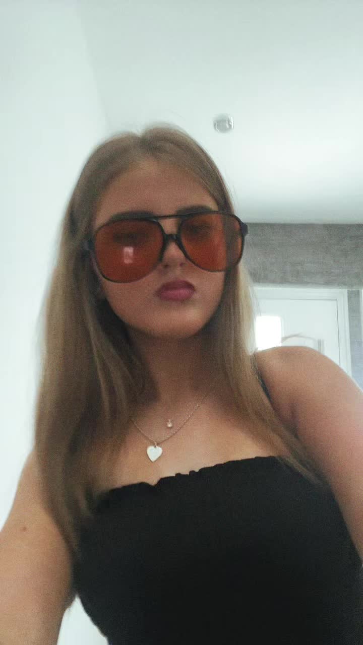 @sienna lee
