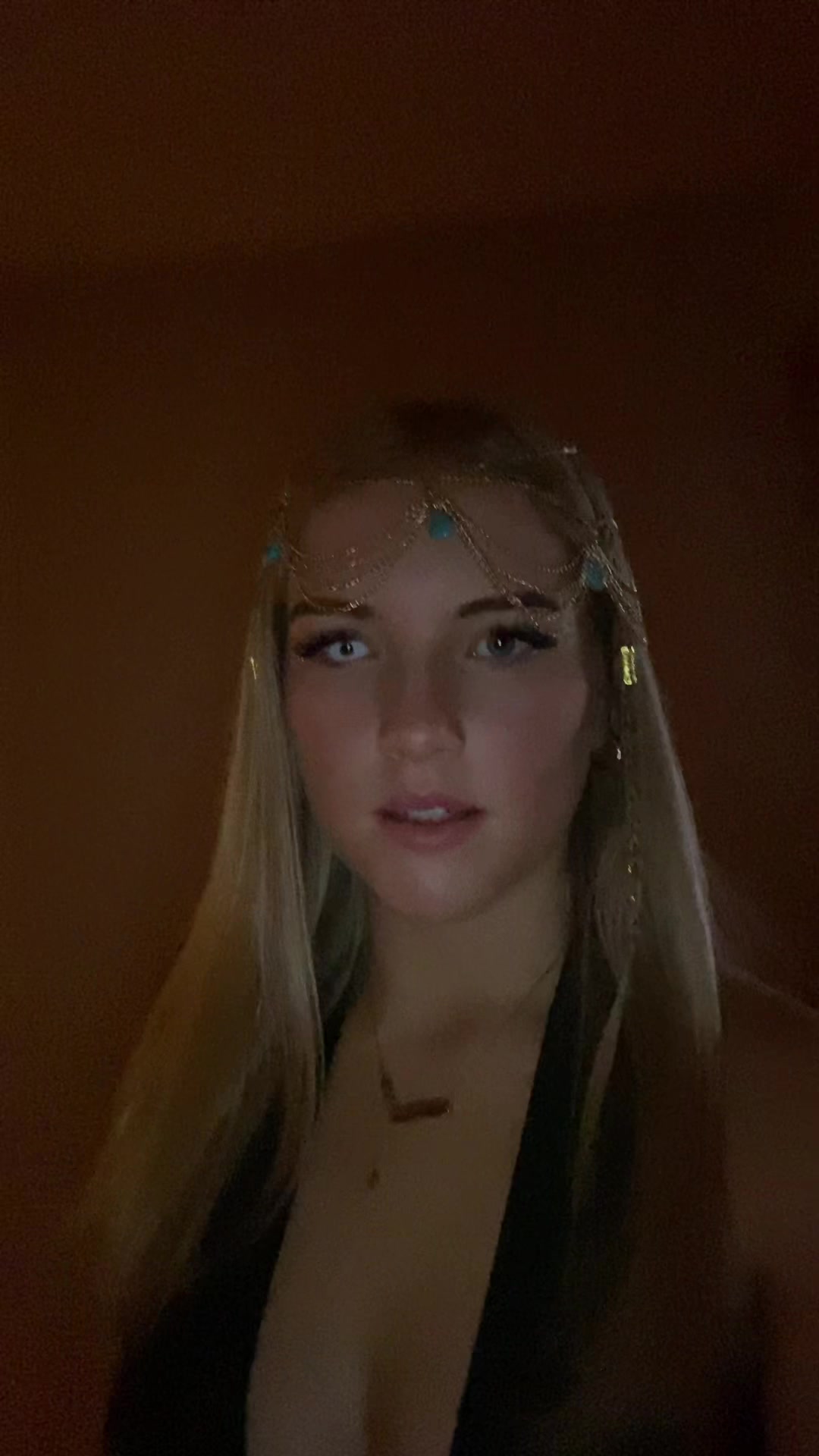 @holly