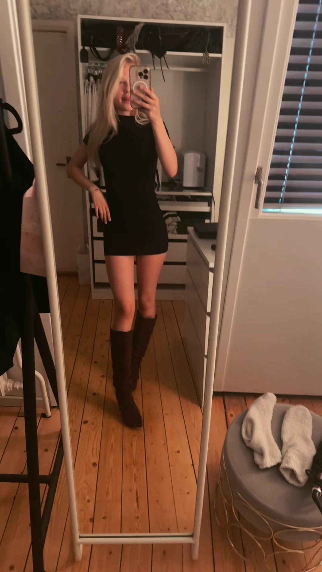 @𝑬𝑩𝑩𝐀