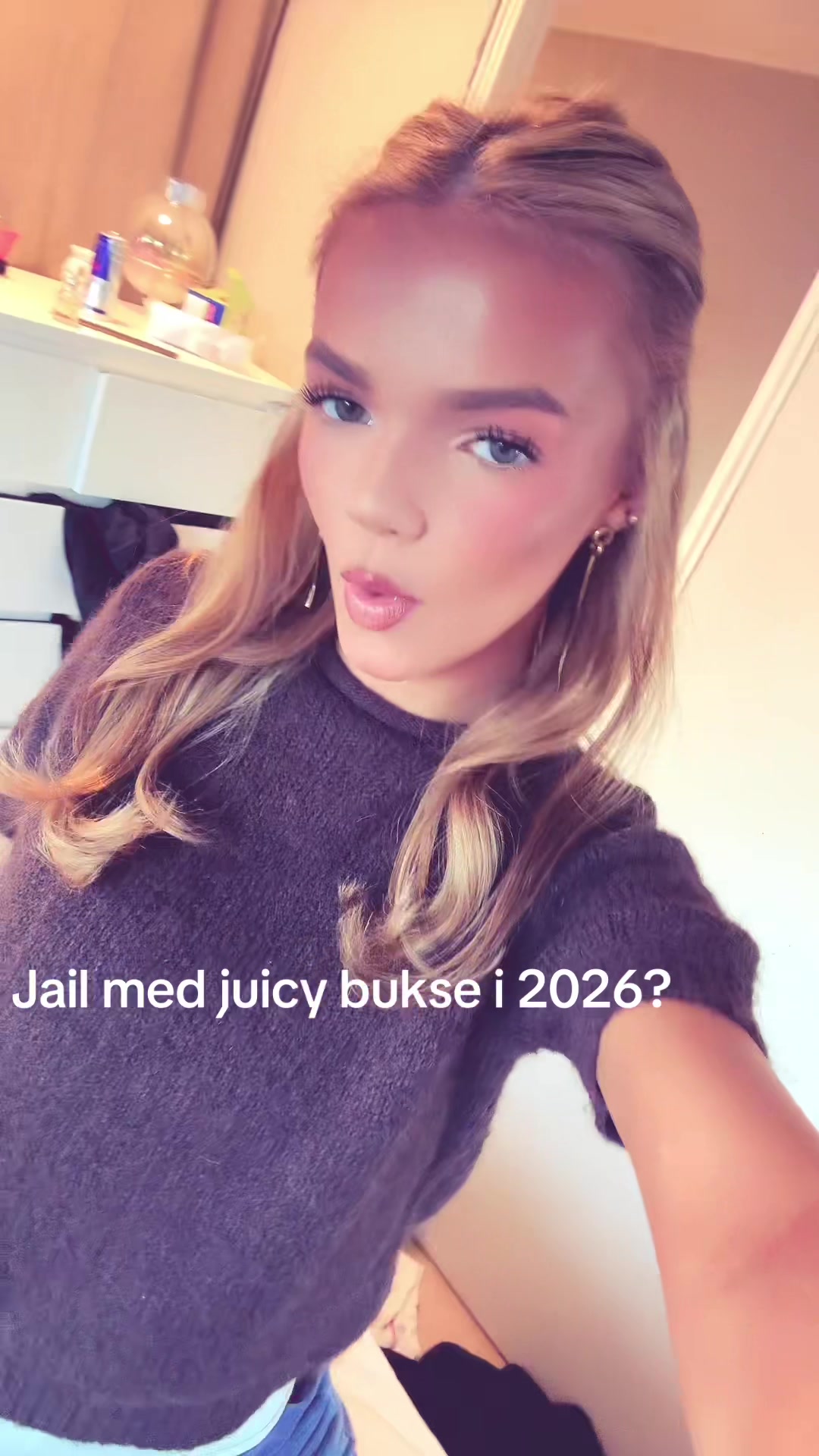 @KORNELIA