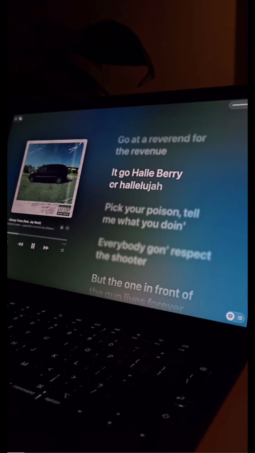 @.🎧.