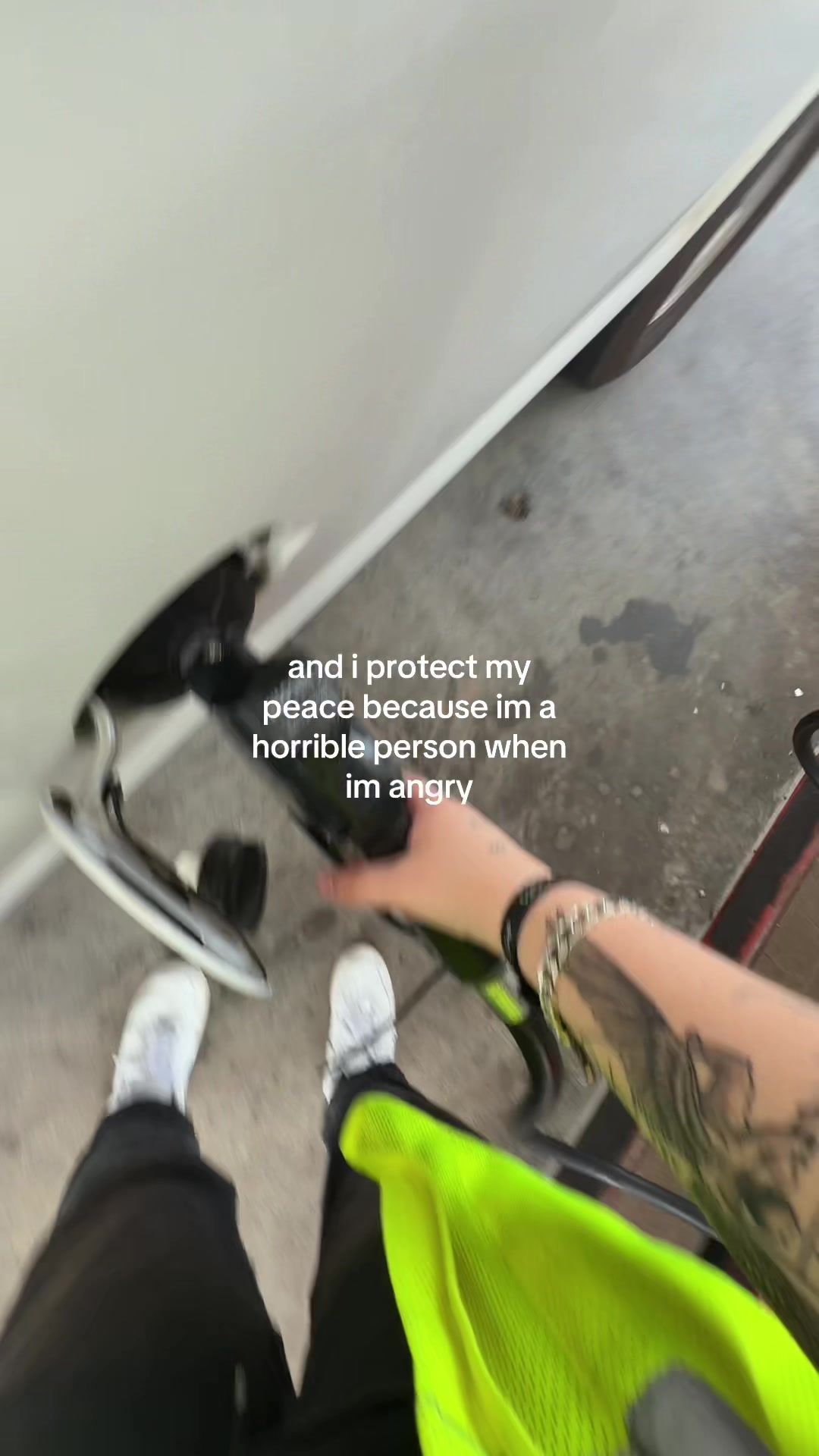 @️