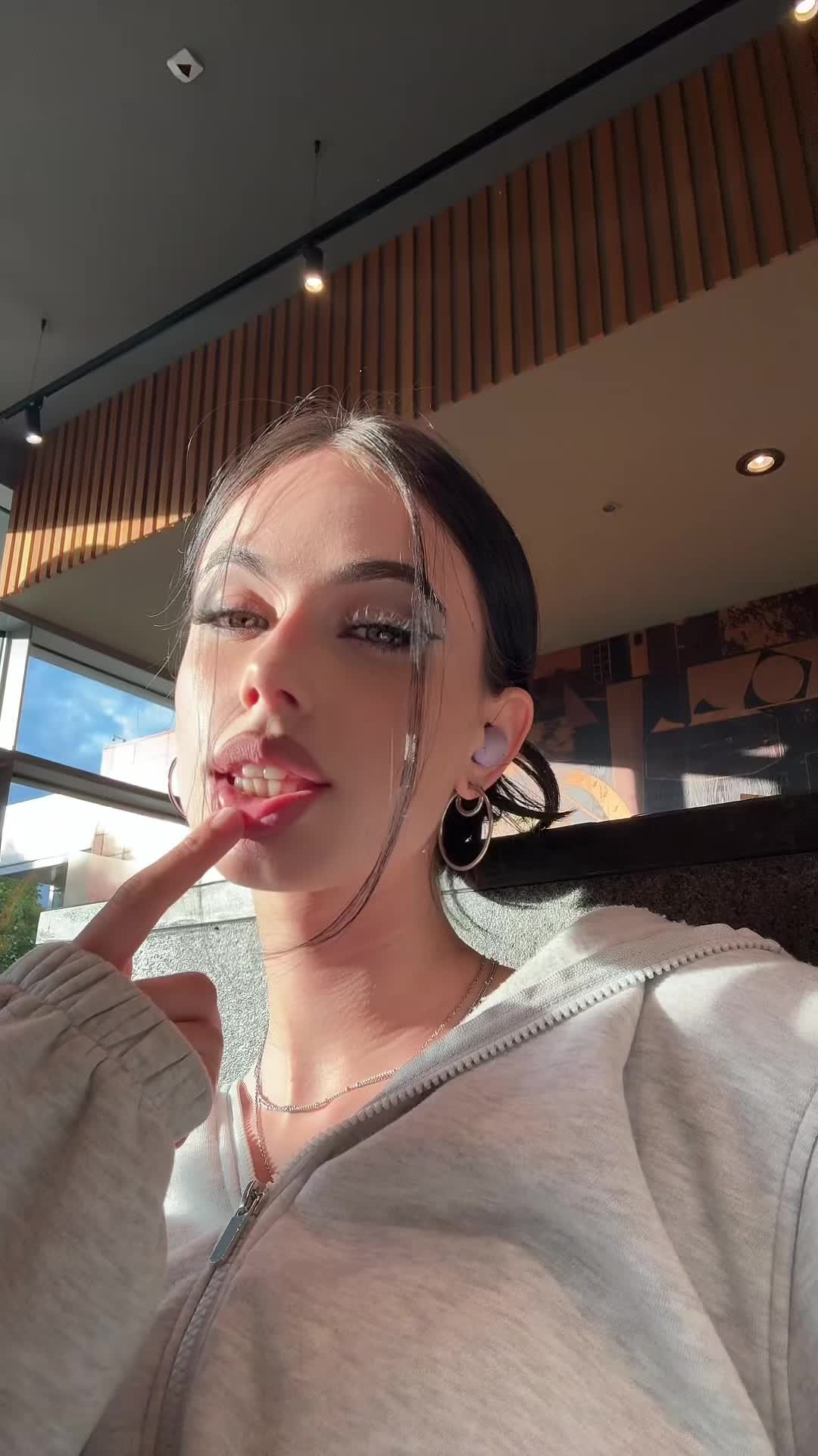 @Victoria ✨