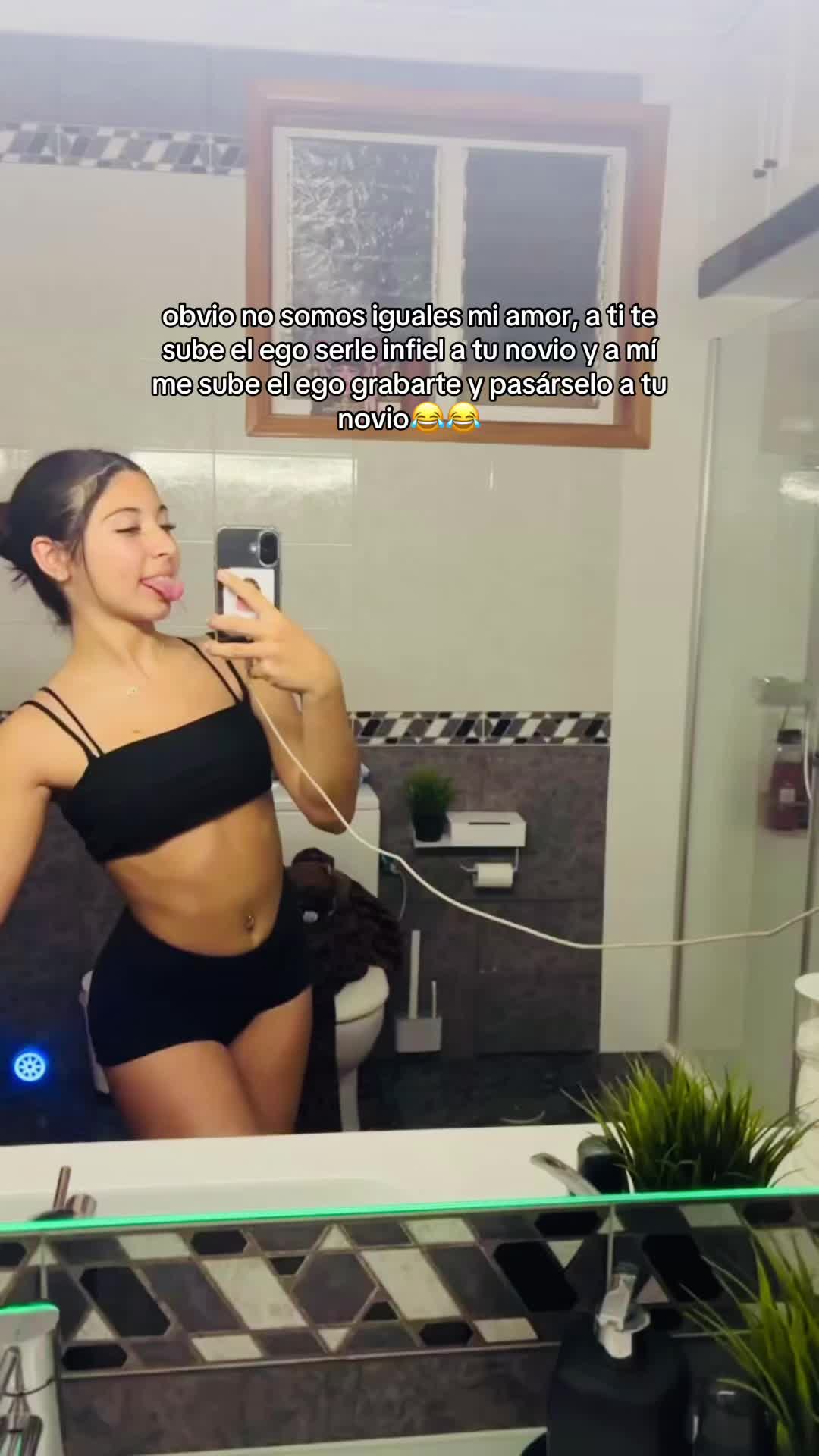@￶💋💋