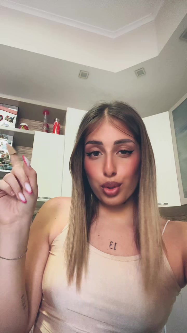 @𝑬
