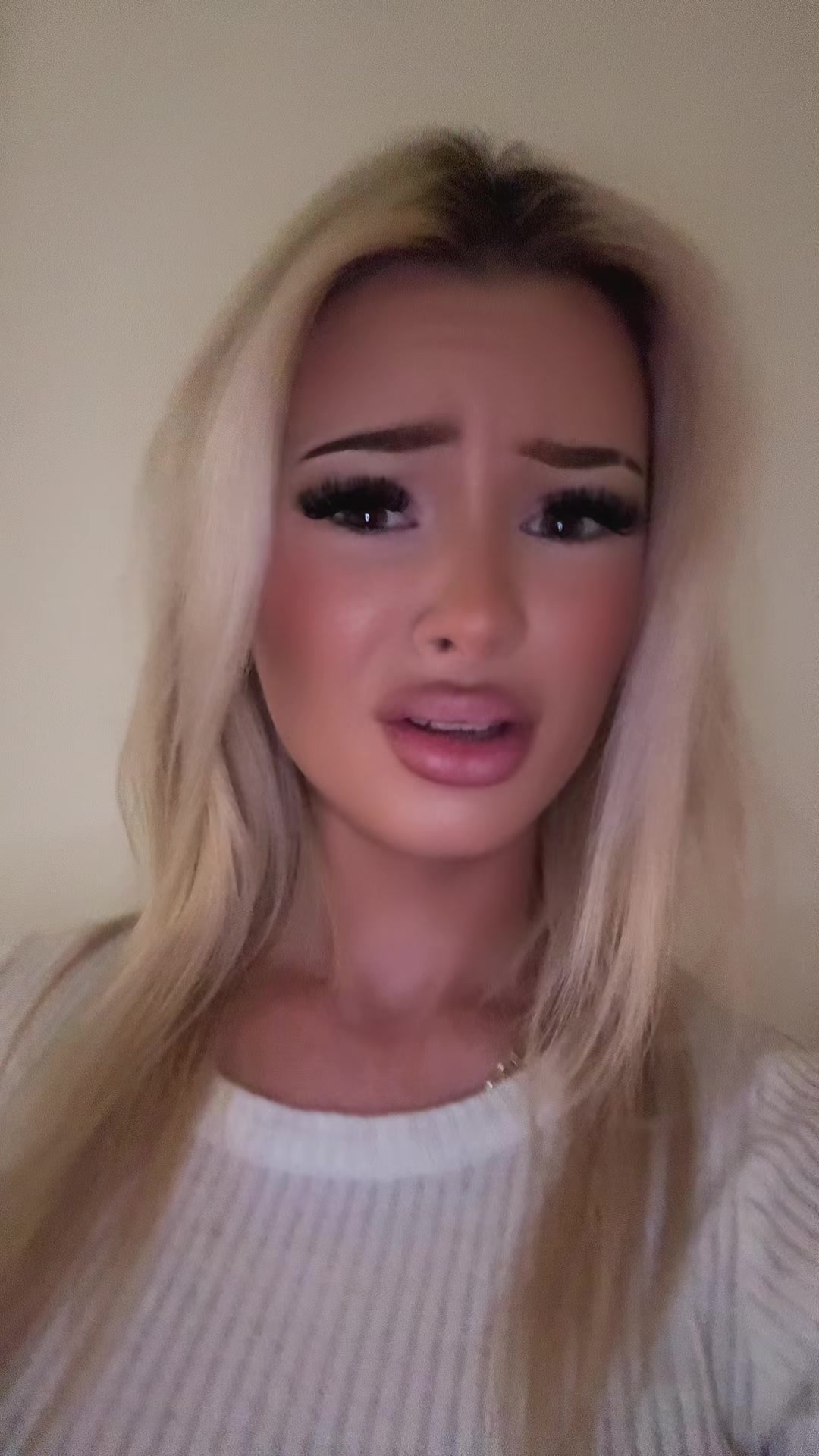 @Elliequigley