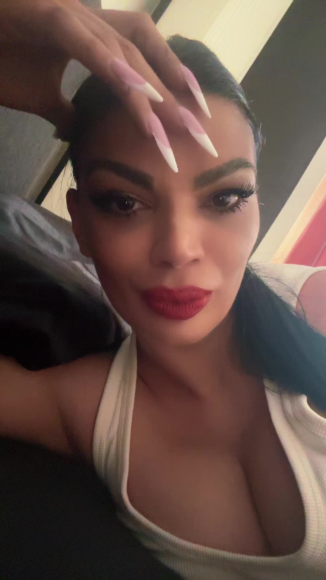@BambinaHoney🐒