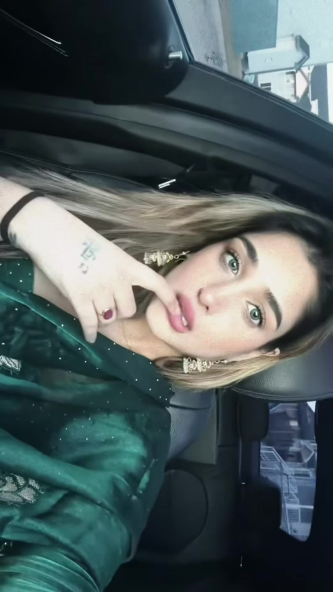 @Aarzoo 💋