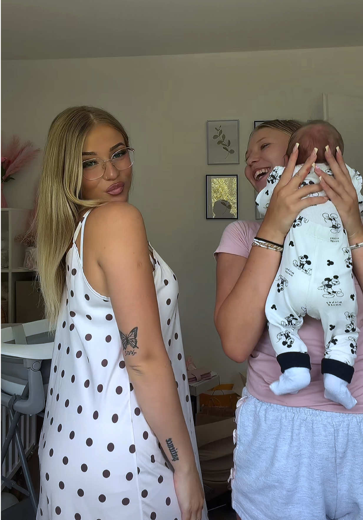 @Nina Ninči Karda&scaron;evič