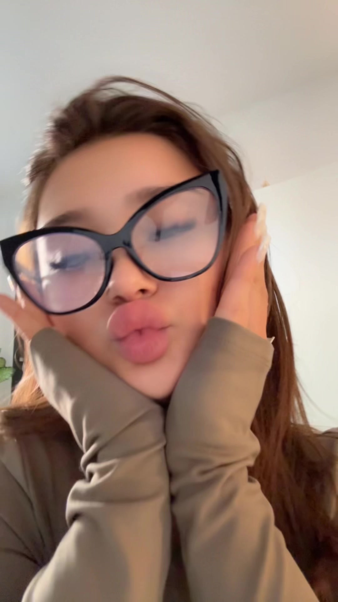 @leoniewplr