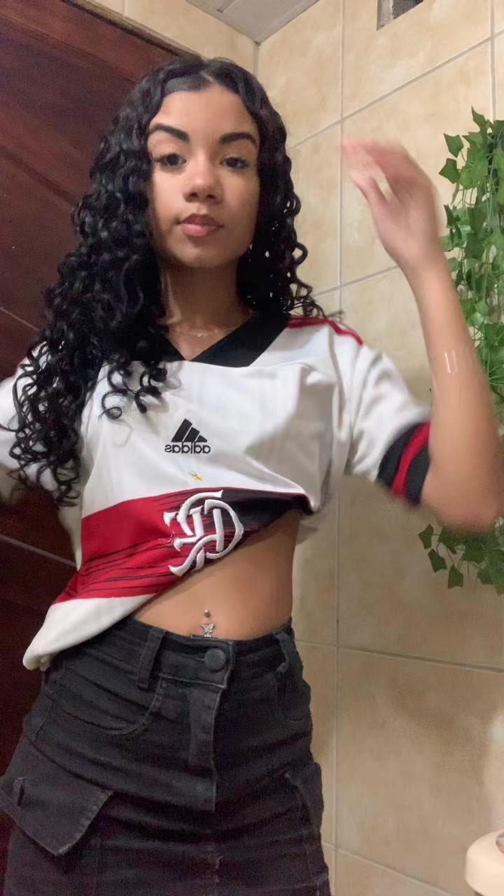 @vanessa_.larii