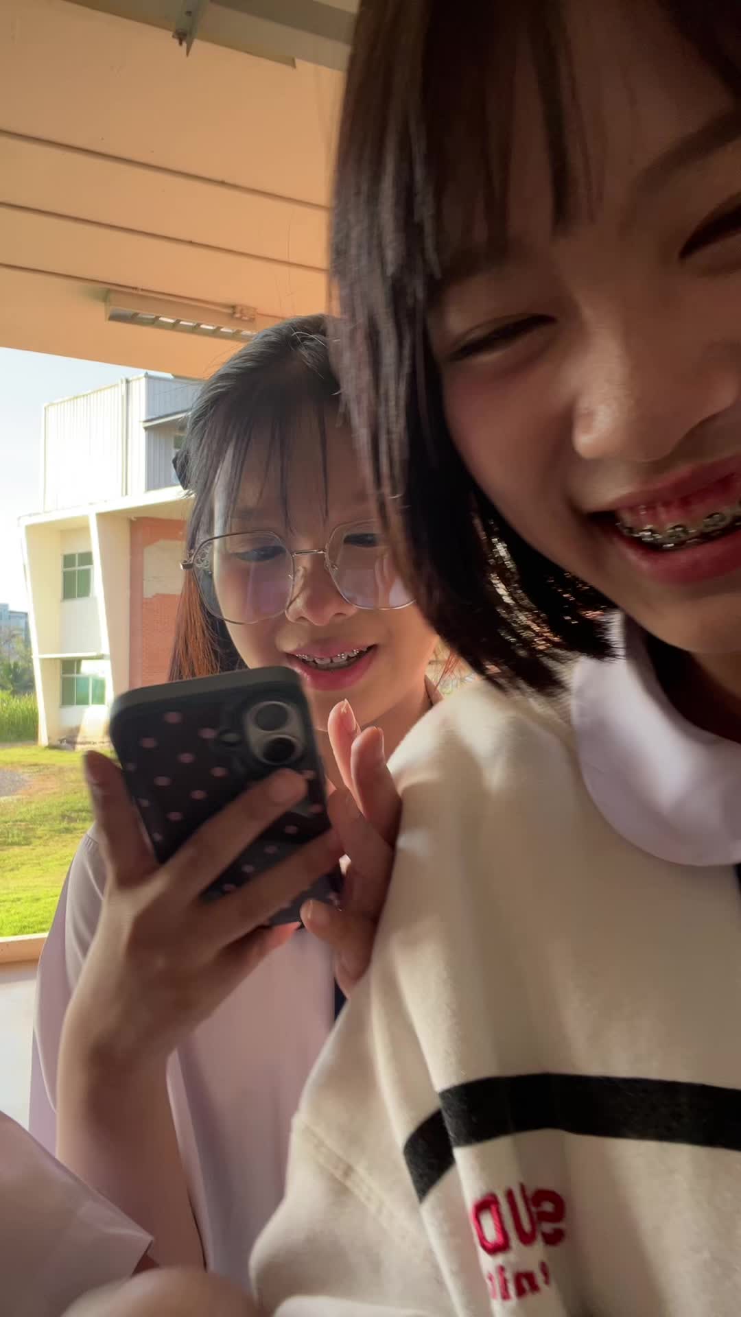 @ใสใส