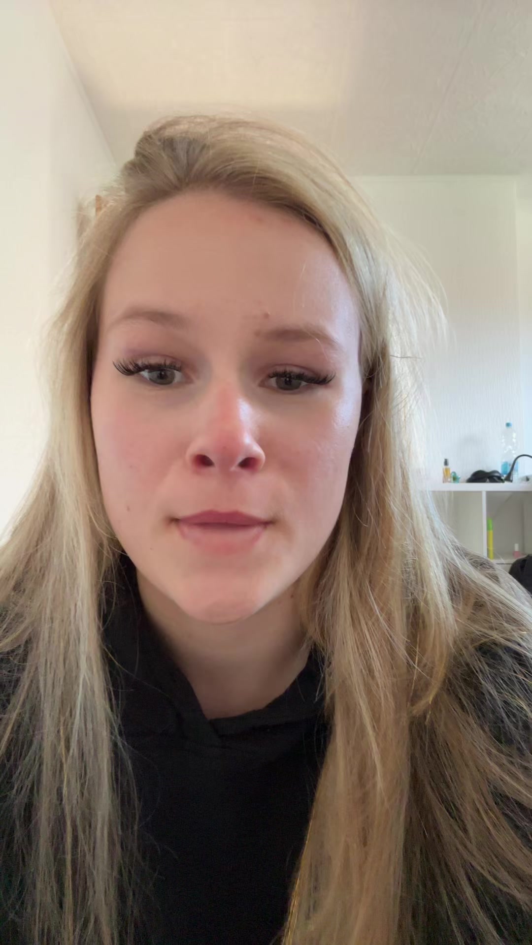 @nicole