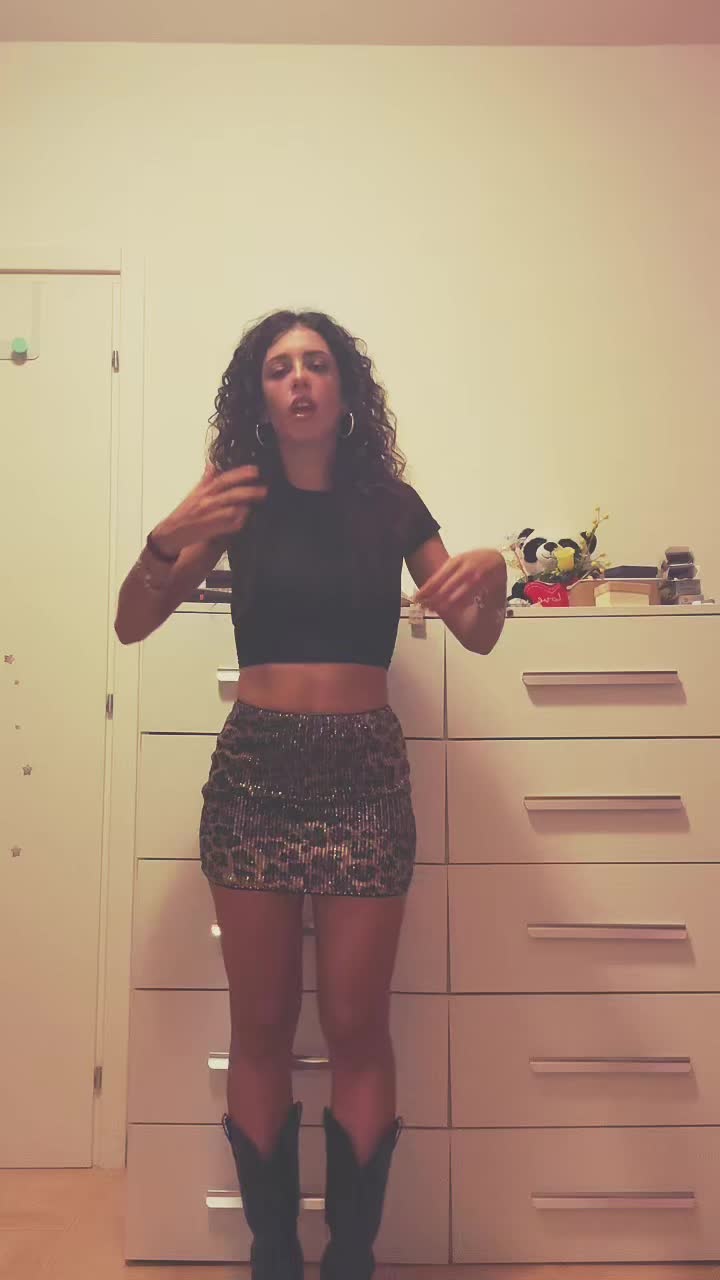 @Giulia シ