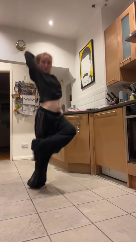 @keziamortimer