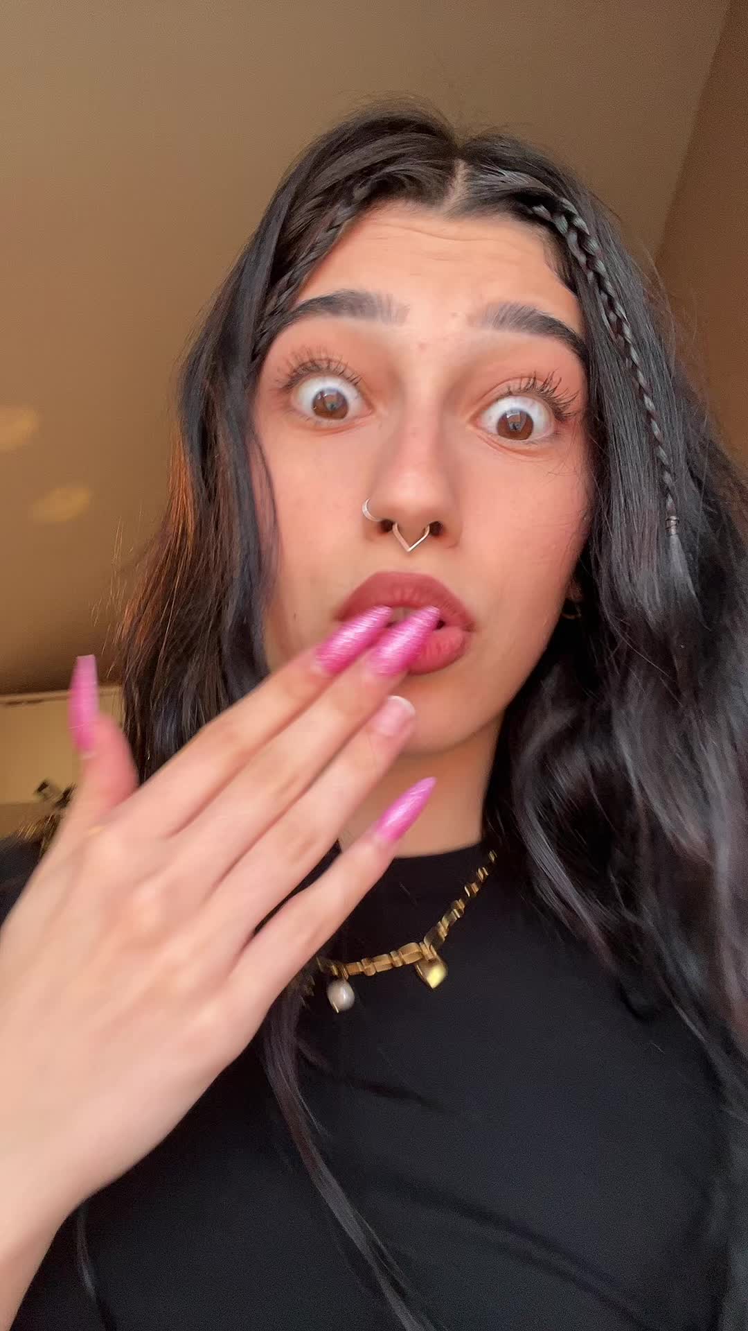 @🦠