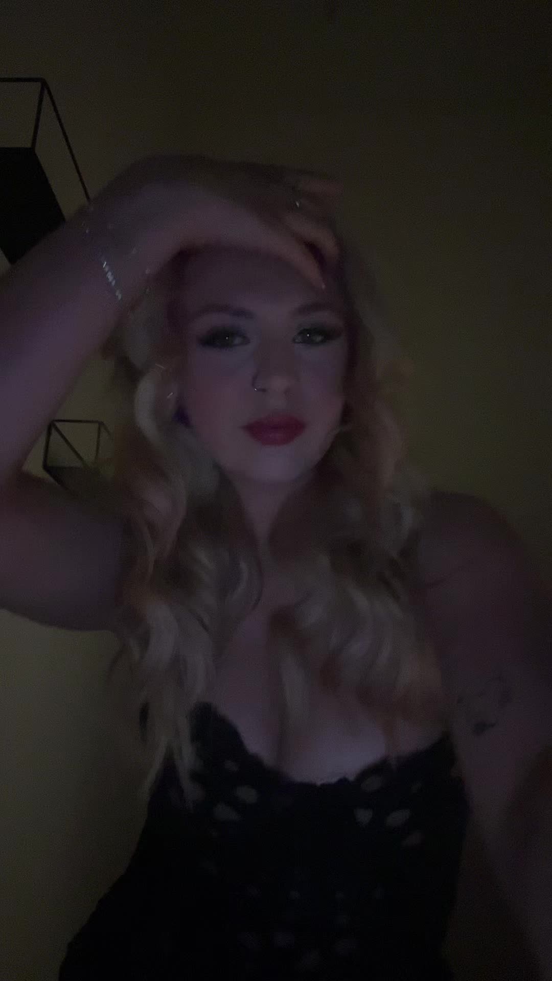 @ellie x