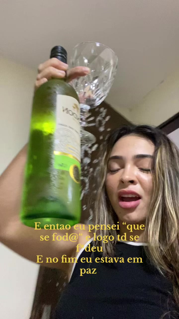 @valesca_nayane