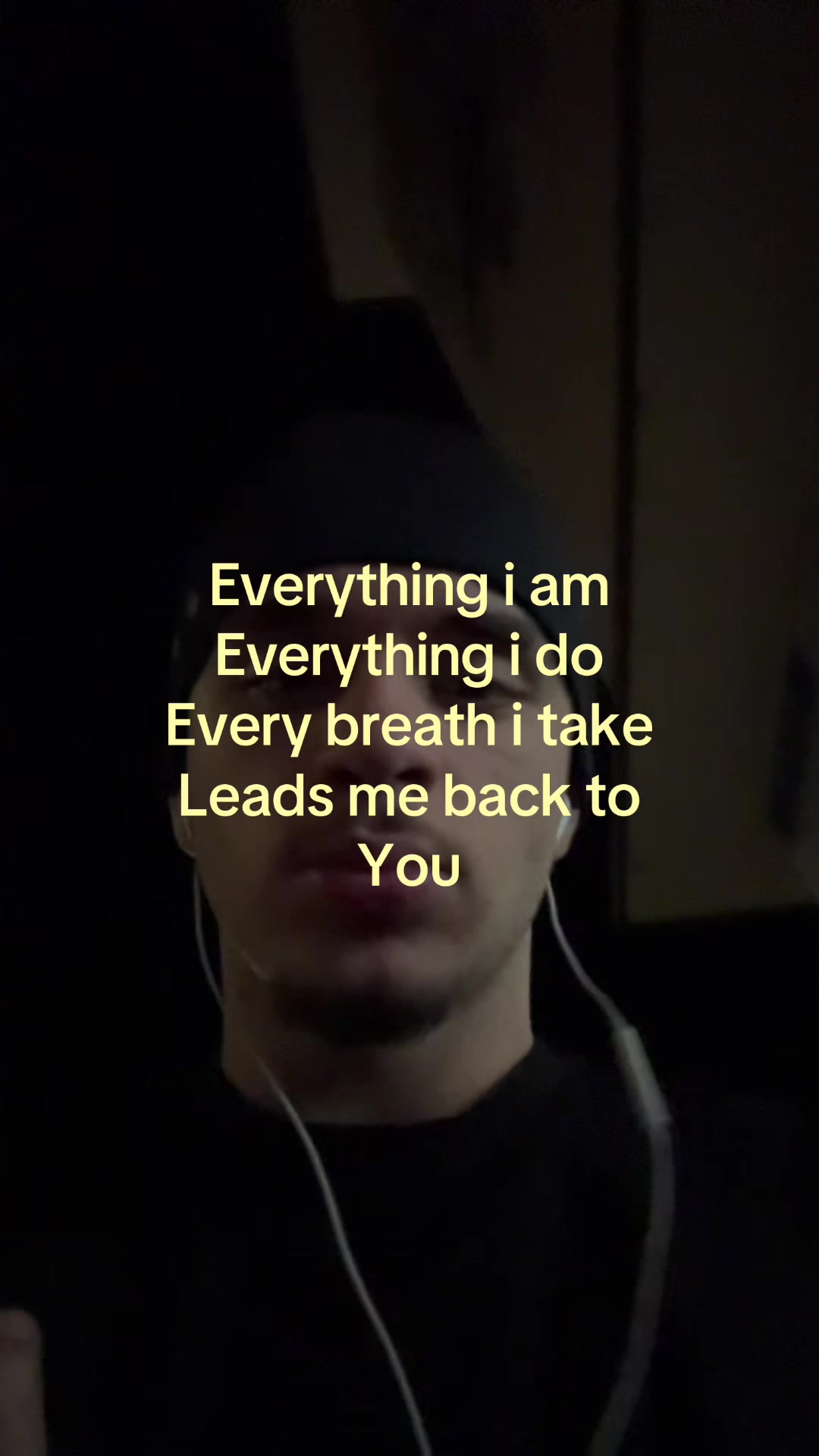 @￴