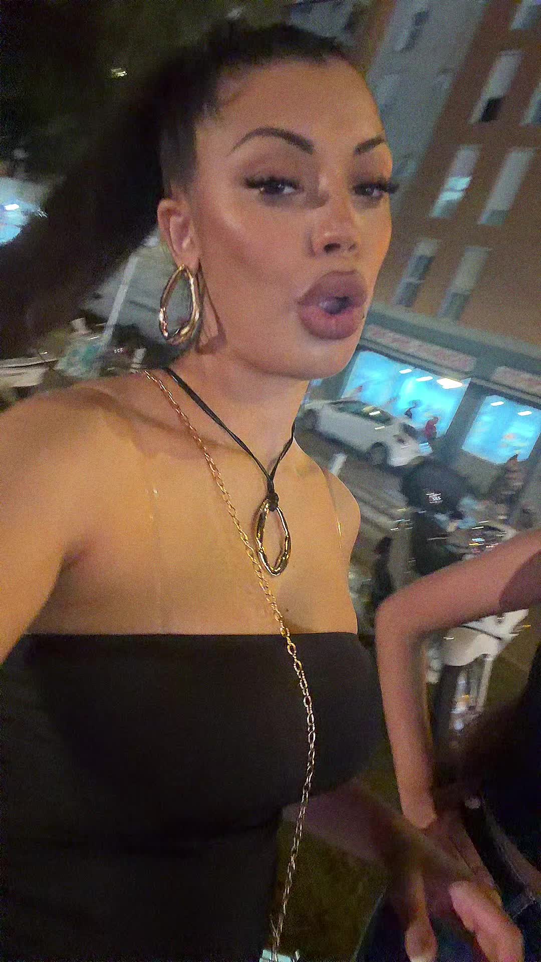 @Laura