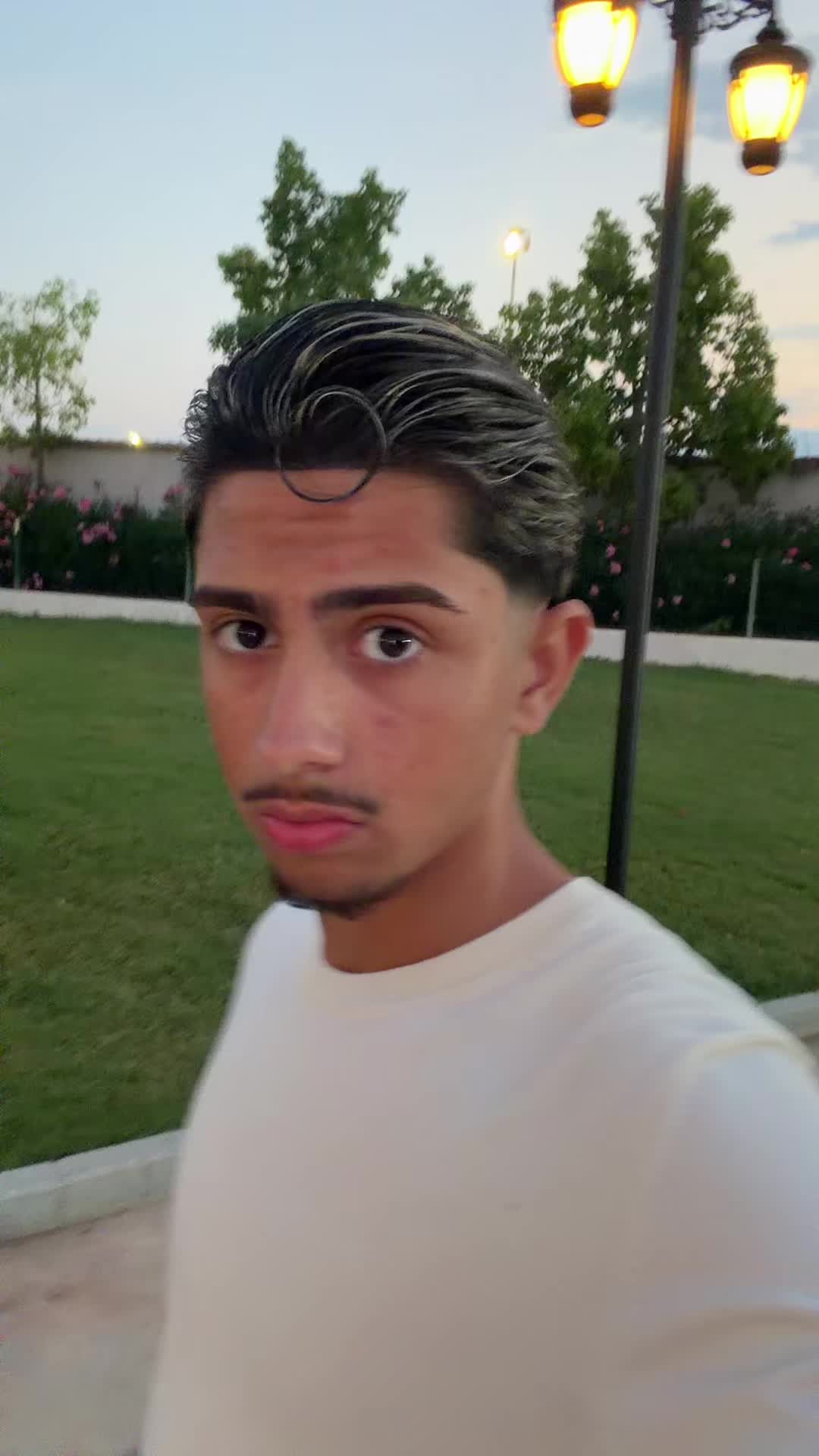 @🥥