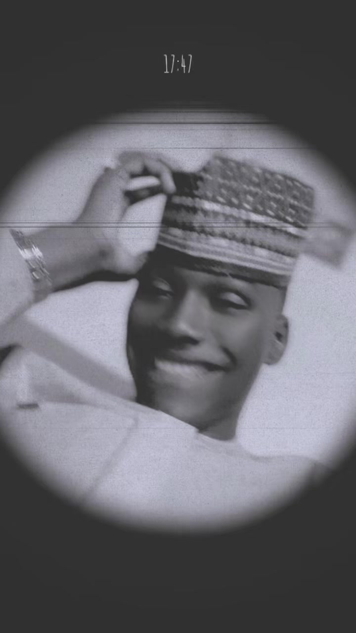 @Yerxeed __ jr ✌️👻🥂