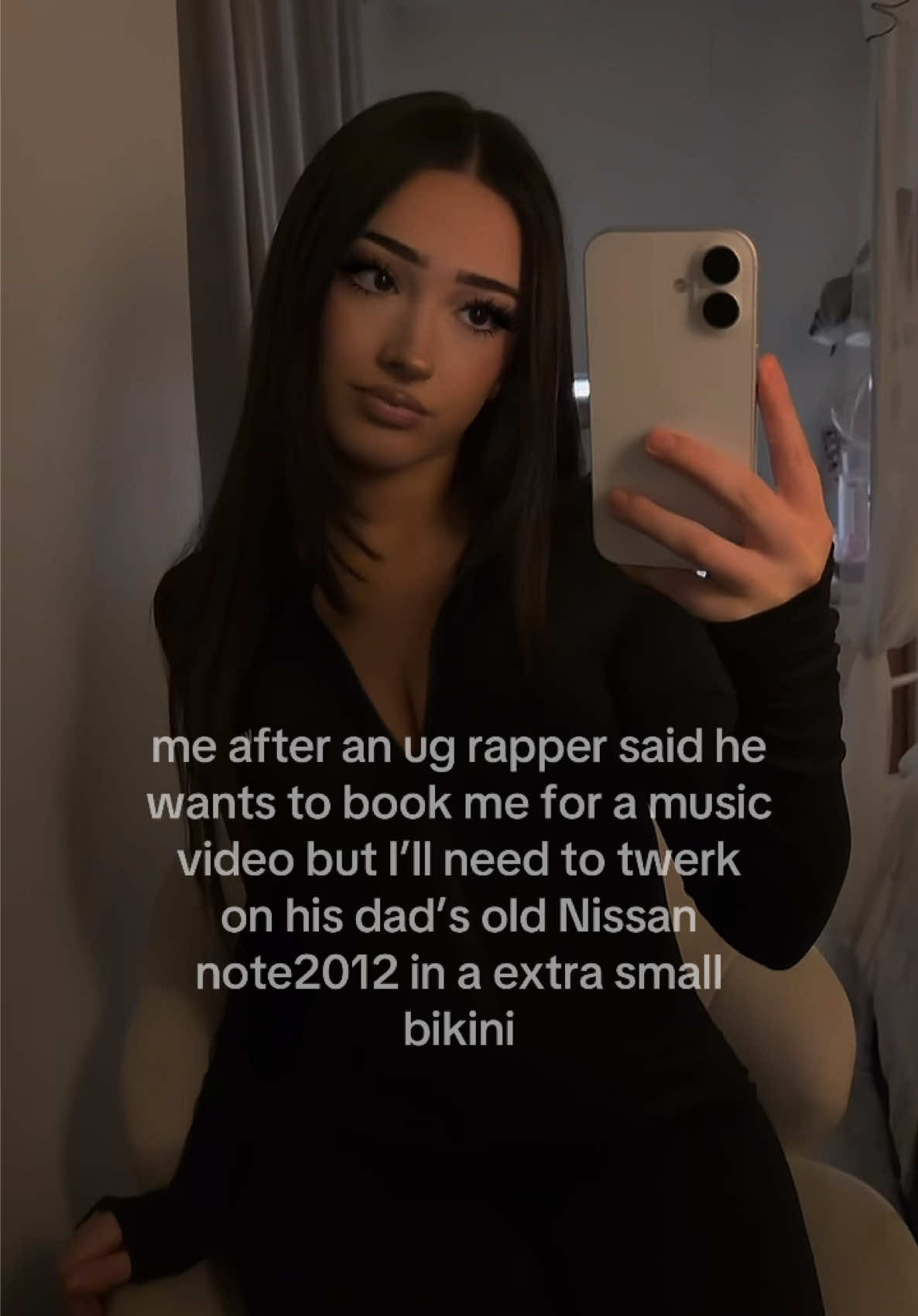 @ᥫ᭡.
