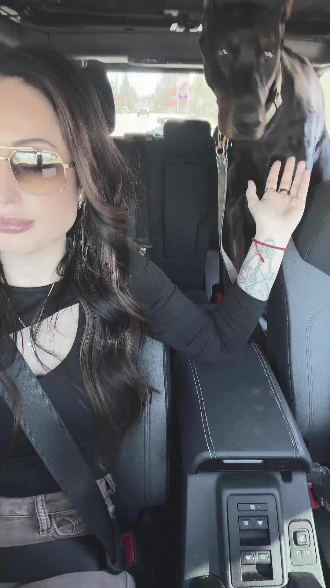 @nikkhenry