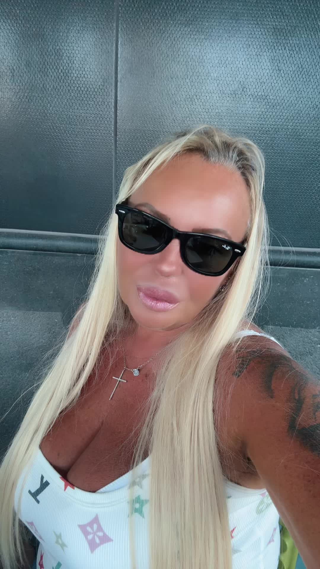 @Angela