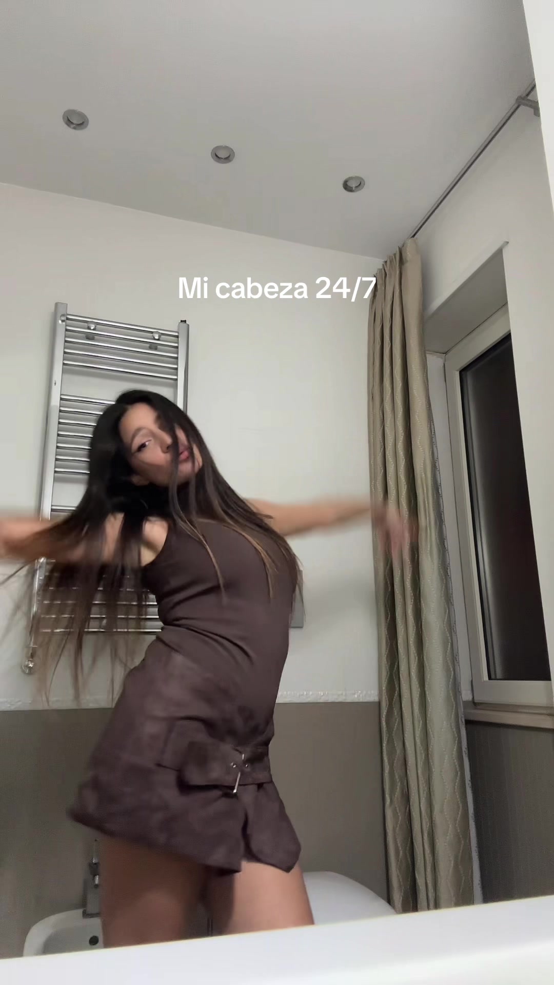 @kikkycuzzolino