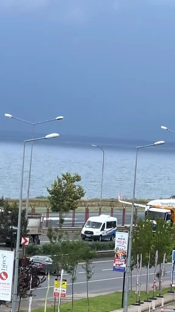 @ɯǝlɐnʞolı