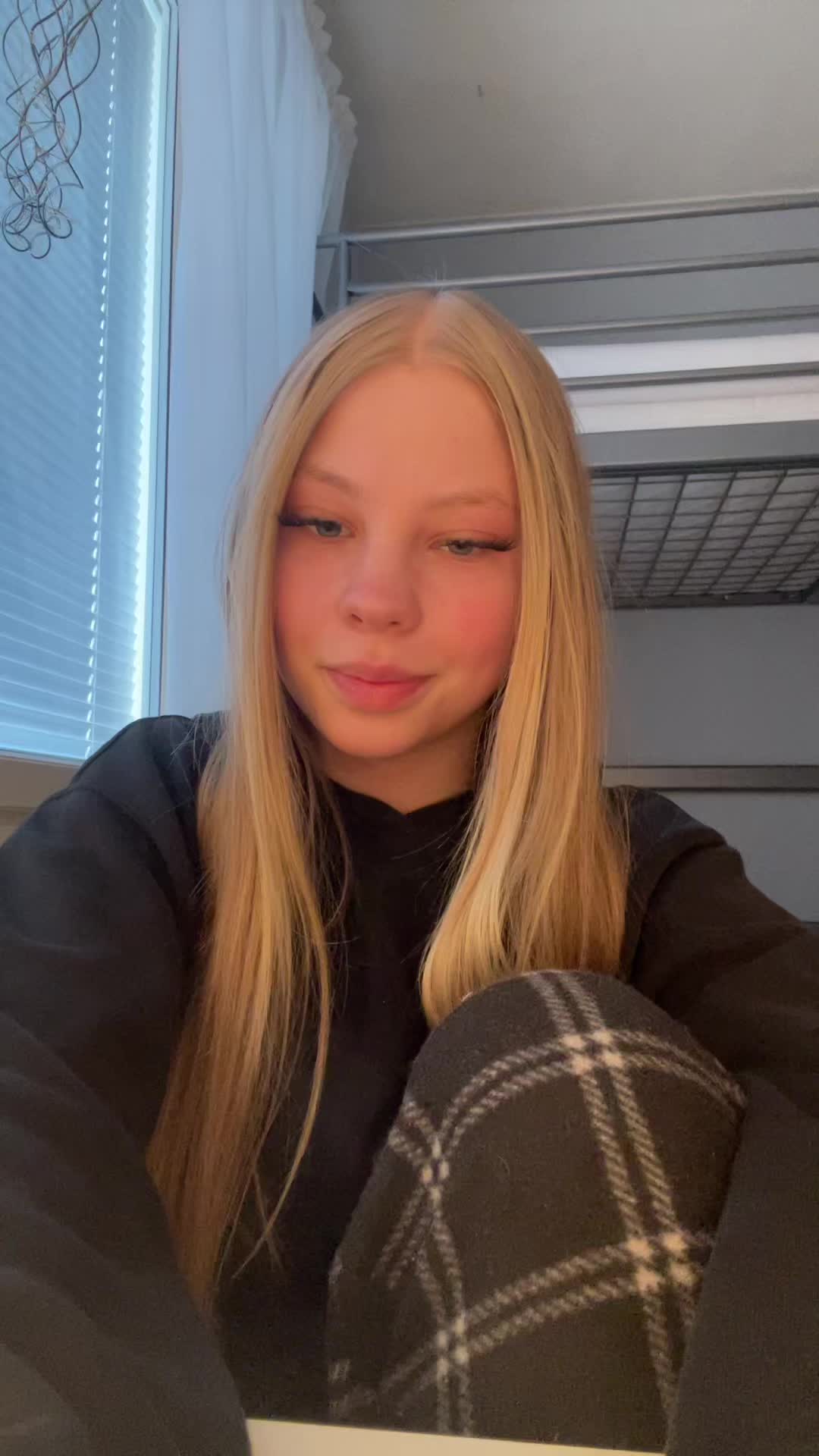 @ツ