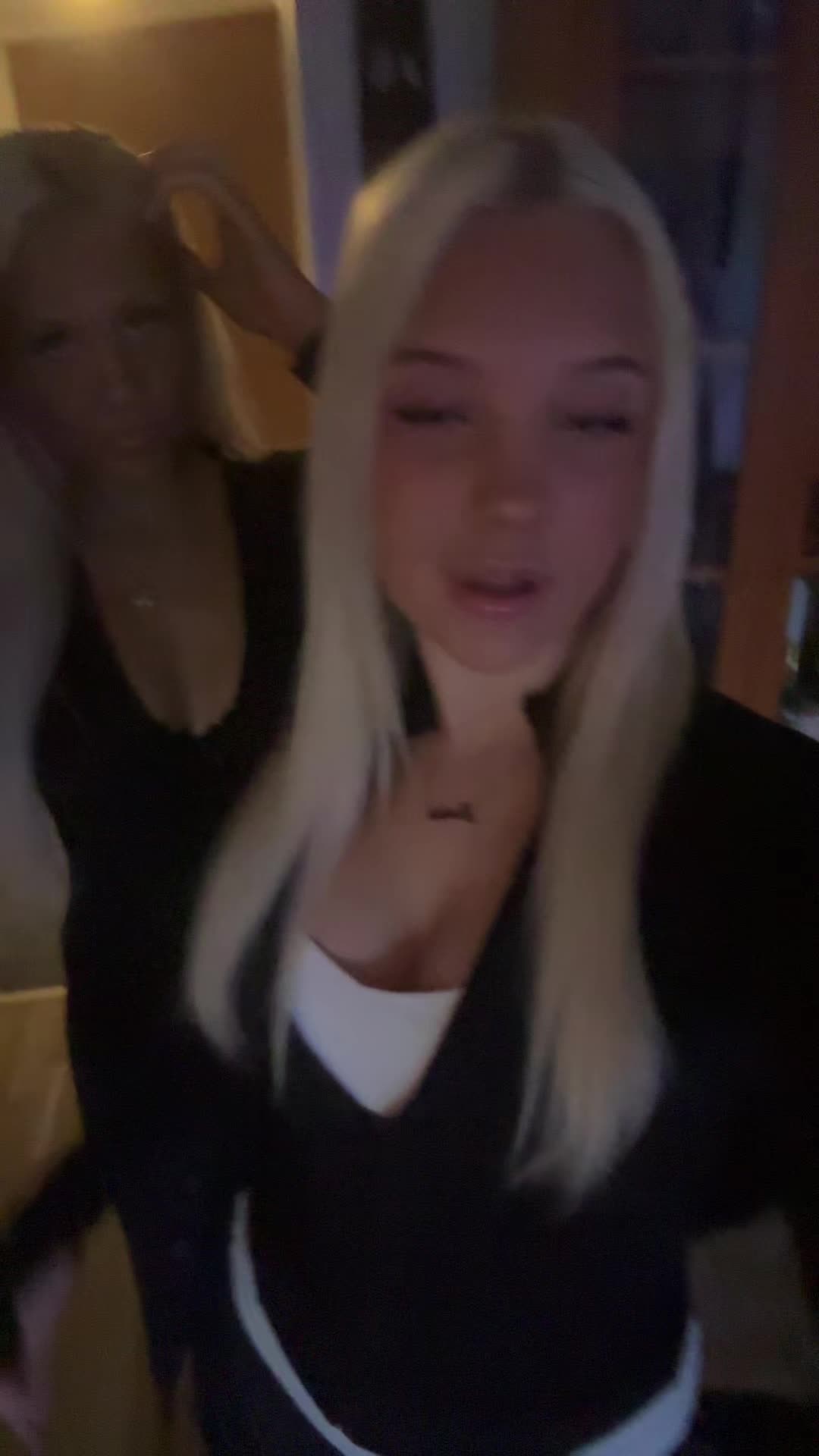 @🫵🏻