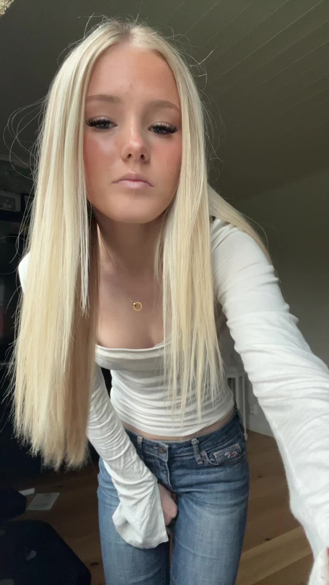 @𝒯𝒽𝒾𝓁𝒾𝒶♡︎