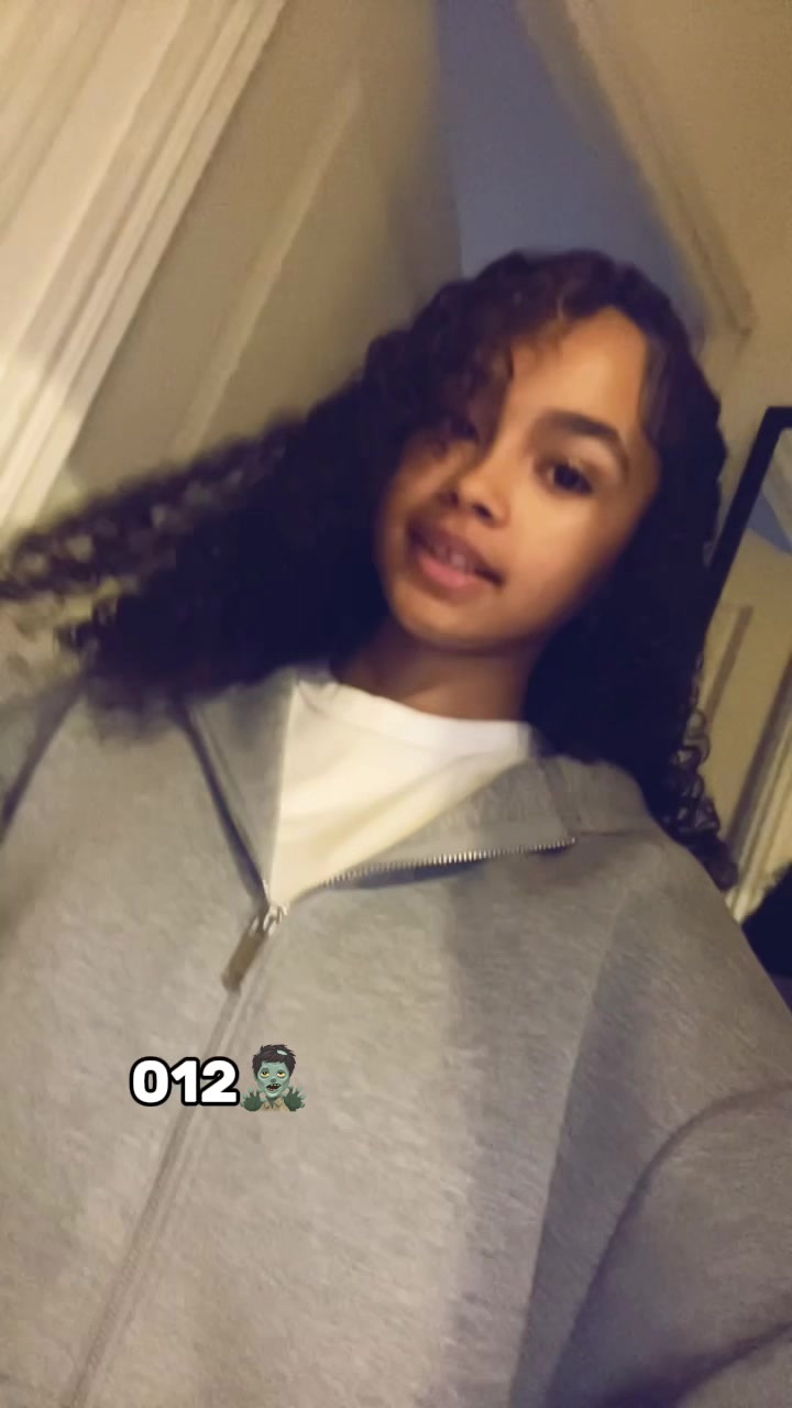 @no&euml;lina 🇲🇬