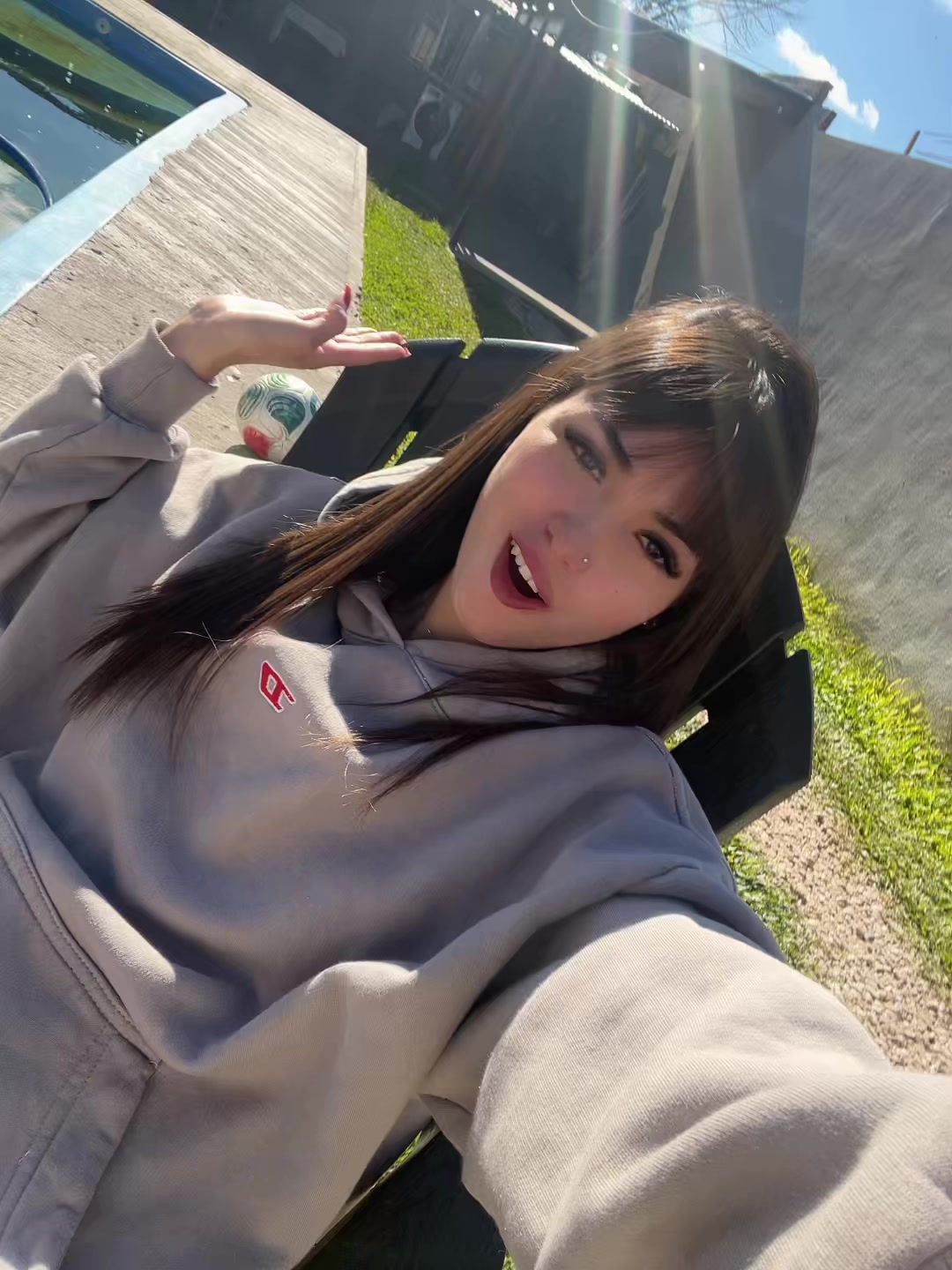 @Angiecabral_