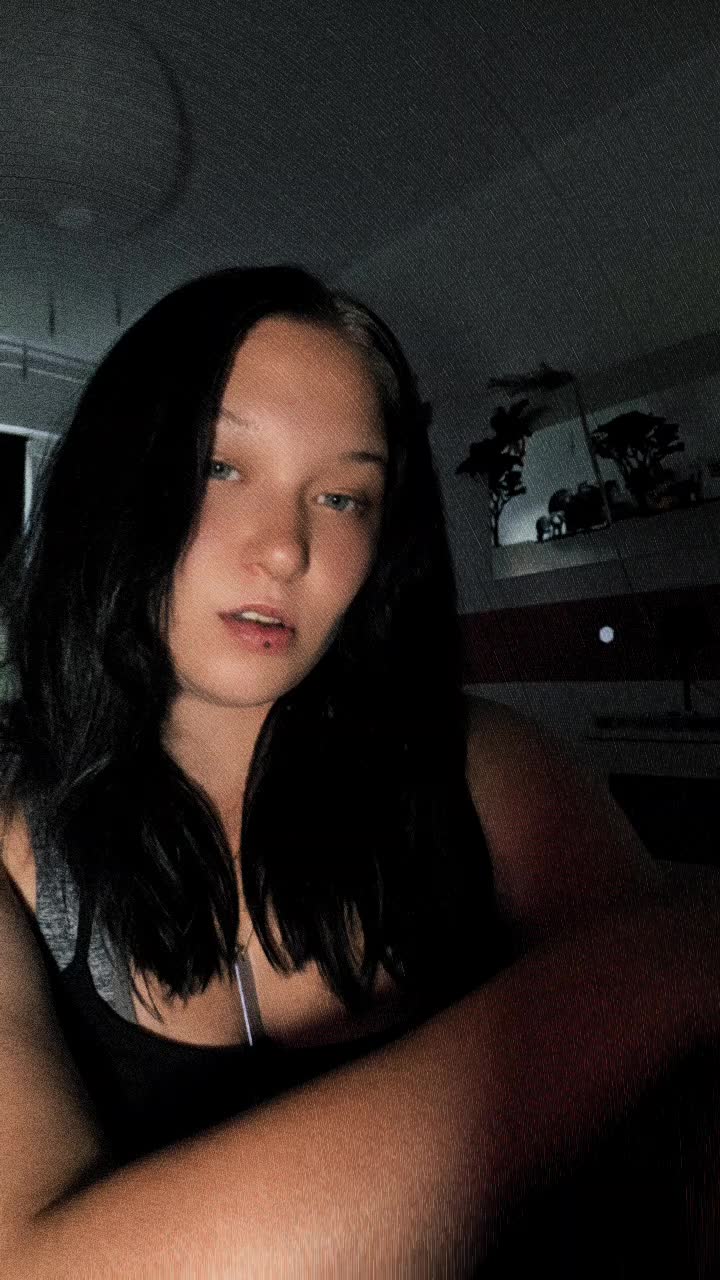 @💥Creepy🦋《Nicht die deine》💯