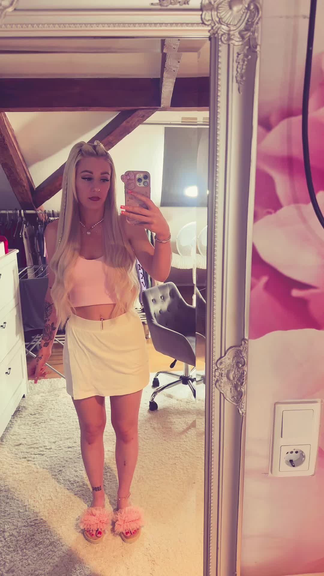 @J1na_J1na_Official_
