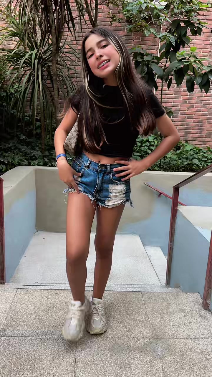 @Ahinoa