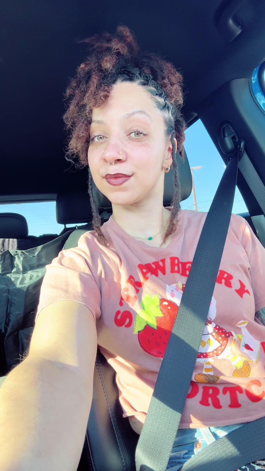 @Freckles 🥀📚